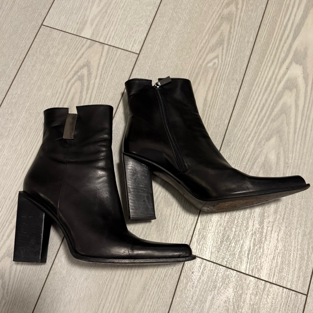 Gianmarco Lorenzi 37.5 black leather ankle boots block heels Italy quiet luxury
